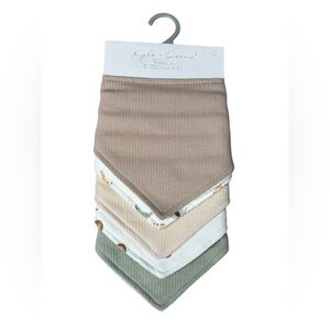 NWT Kyle & Deena 5 pack Neutral Infant Bandana Bibs Collection